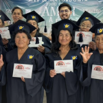 Escuela Bíblica Nuevo Tiempo celebra graduación con un bautismo en Ecuador